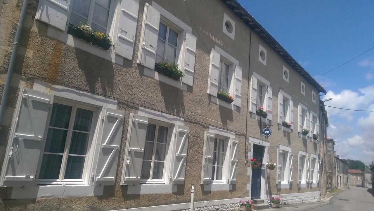 Vingt Grand Rue Bed and Breakfast Champagne-Mouton Εξωτερικό φωτογραφία
